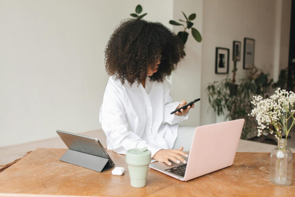 Protecting Your Mental Health While Using Social Media pexels polina tankilevitch 7382447